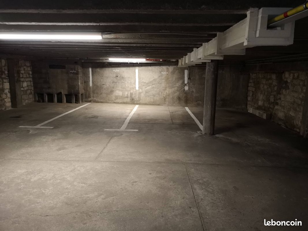 Place de parking moto / scooter Porte de Vincennes Locations