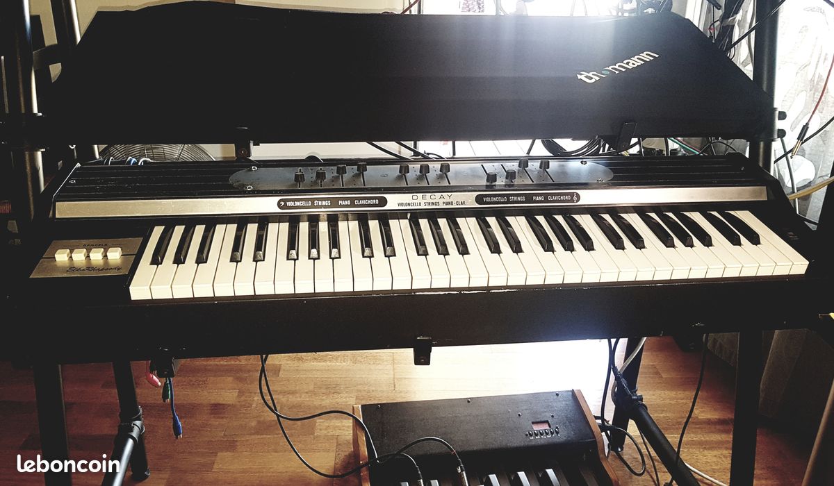 Elka Rhapsody 610 String Machine (image 1)