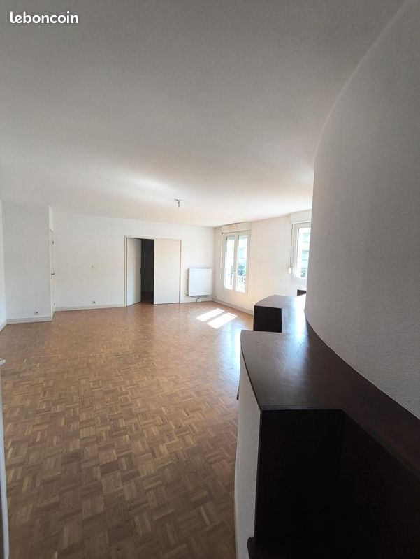 Appartement 3 pièces 99 m² · à Clermont-Ferrand · 99 m² · 165 000 €