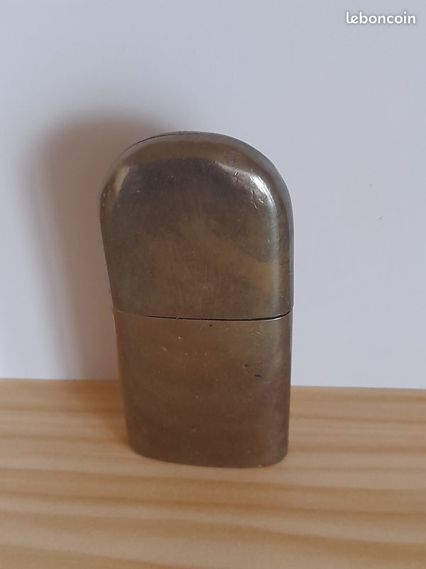 2 briquets anciens en cuivre (image 2)