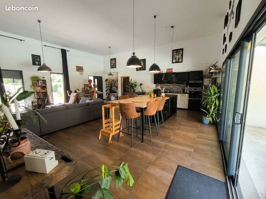 Maison 5 pièces 166 m² · à Cérans-Foulletourte · 166 m² · 385 000 €