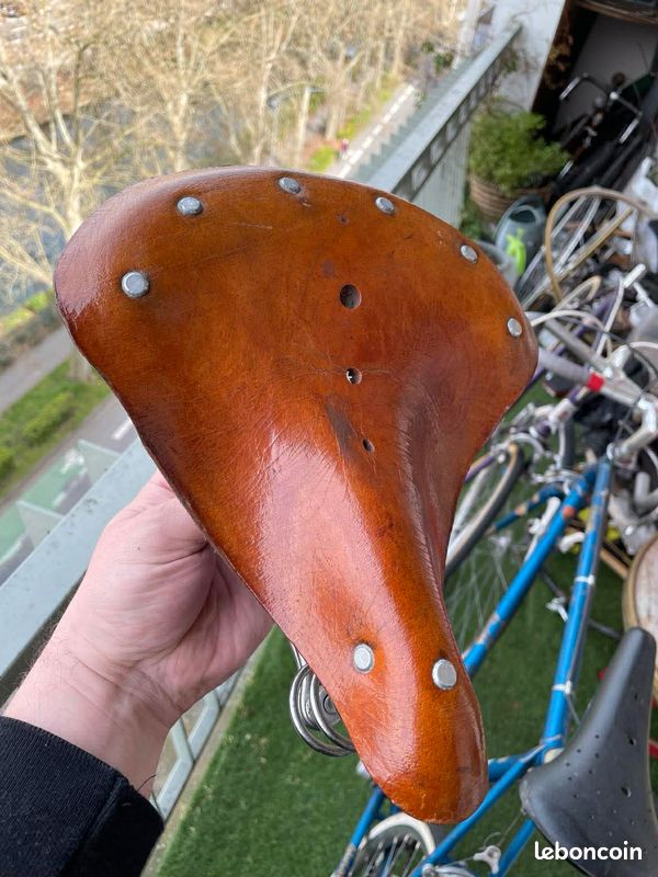 Selle en cuir vélo neuve - Équipements vélos