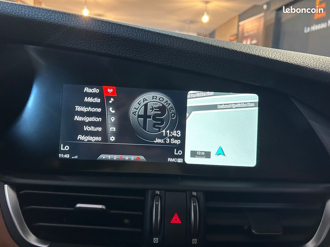 ALFA ROMEO GIULIA 2.2 210ch Q4 BVA – TOIT OUVRANT + ENTRETIEN COMPLET CONSTRUCTEUR (image 19)