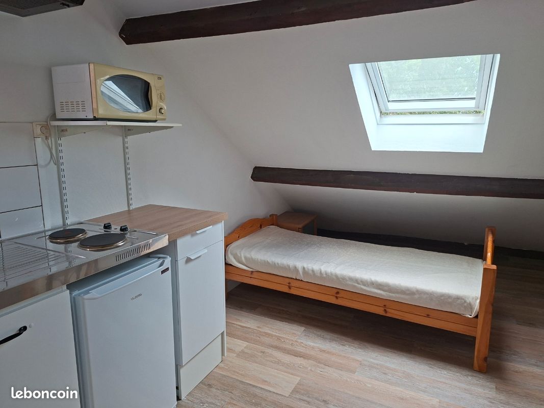 Appartement 1 pièce 13 m² · à Guyancourt · 13 m² · 570 €