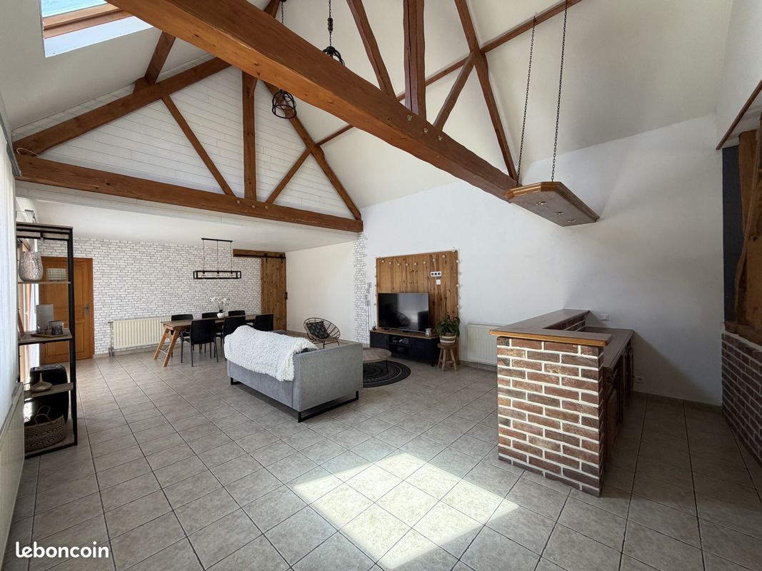 Maison 7 pièces 211 m² · à Hérissart · 211 m² · 289 000 €