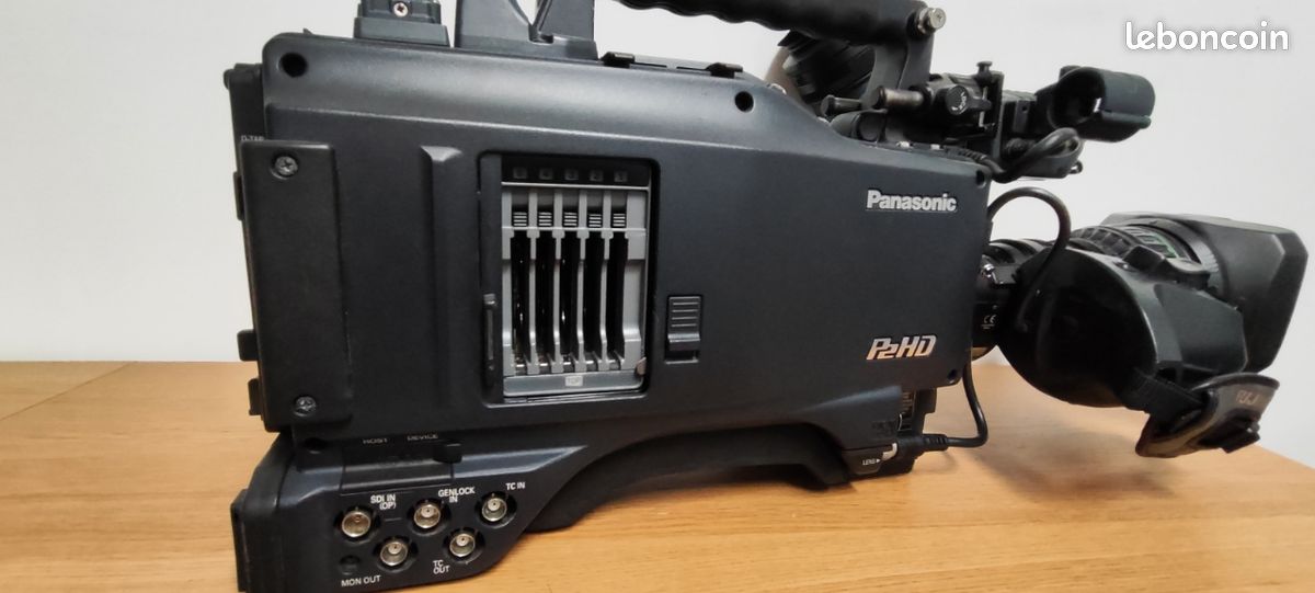 Caméra Panasonic HPX 2100 – Pour Pièces Ou Réparation – Pas De Retour