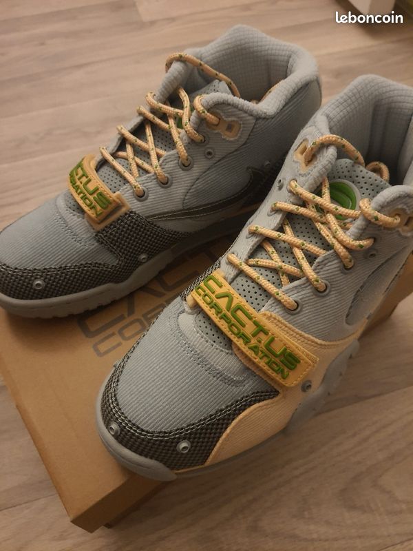 Air trainer nike travis scott Taille 36,5 neuf (image 4)
