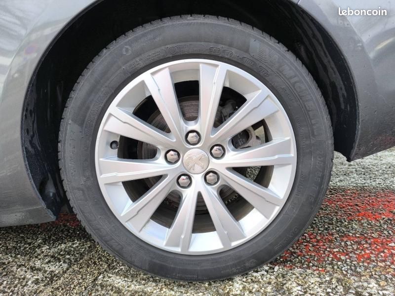 Peugeot 308 SW 1.2 PureTech 110ch Style S&S (image 13)