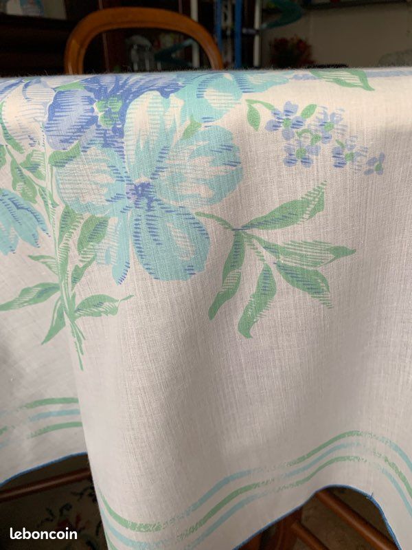 Nappe fleurie + 8 serviettes assorties (image 3)