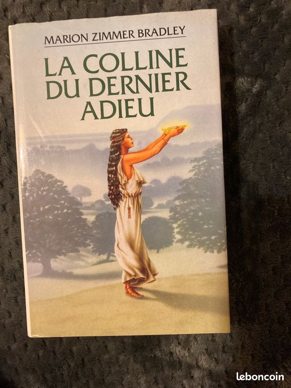 Livre la colline du dernier adieu Marion Zimmer bradley (image 1)