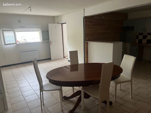 Appartement 3 pièces 58 m² · à Surgères · 58 m² · 580 €