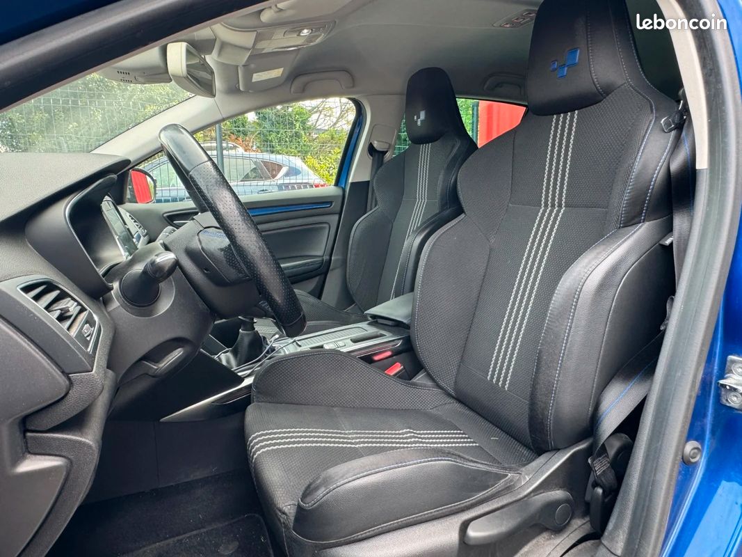 RENAULT MEGANE IV BERLINE TCe 130 Energy GT LINE/ APPLE CARPLAY/ SIEGES SPORT ALCANTARA/TISSU (image 9)
