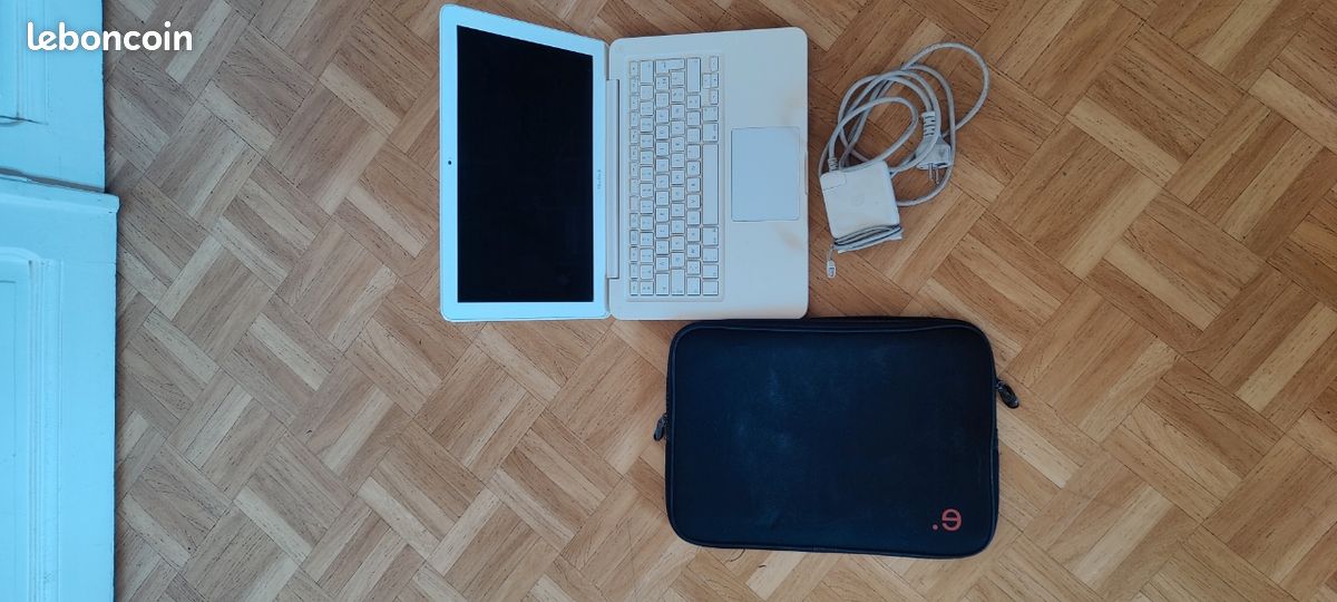 Macbook 2010 (image 1)