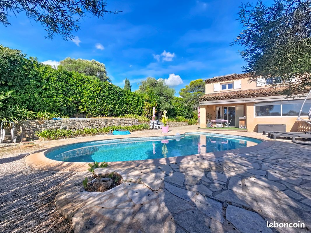 Maison 6 pièces 176 m² · à Antibes · 176,2 m² · 890 000 €