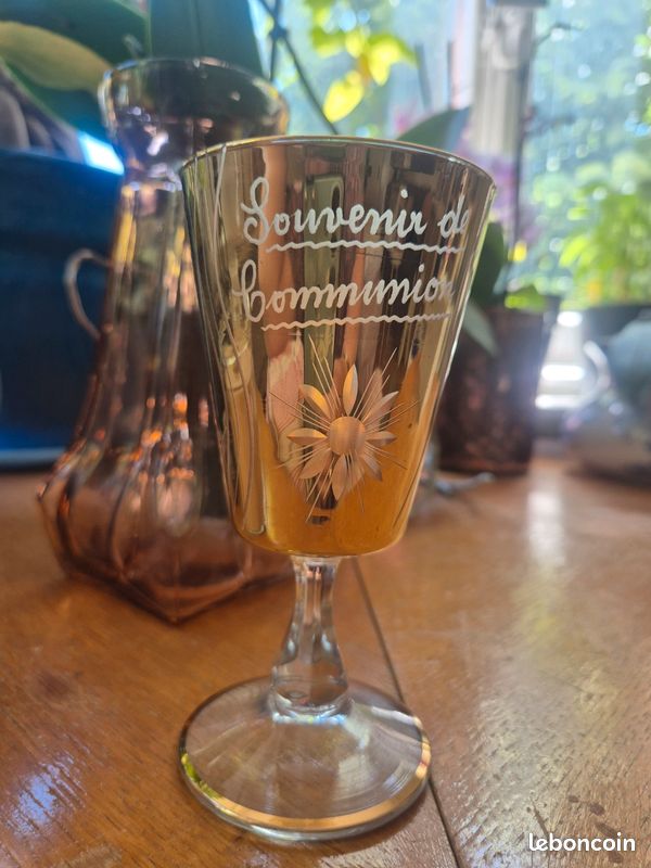 Ancien verre "souvenir de Communion" (image 1)