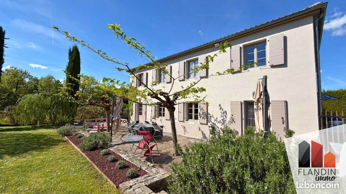 Maison 7 pièces 200 m² · à Vourles · 200 m² · 1 050 000 €