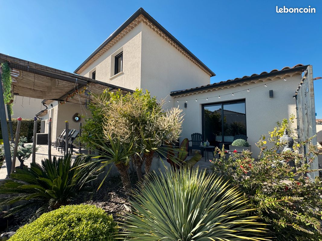 Maison 5 pièces 122 m² · à Laudun-l'Ardoise · 121,8 m² · 349 900 €