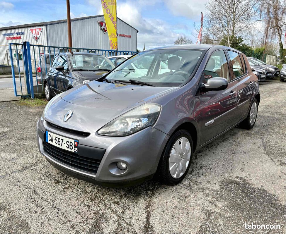 Renault clio (image 2)