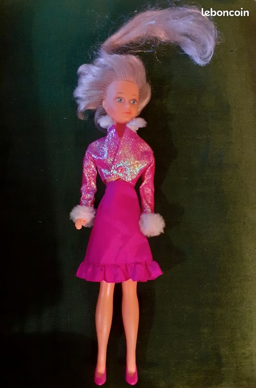 Poupée Tressy Vintage Bella – 31cm, Blonde Avec Vêtements Et Livre (collection)