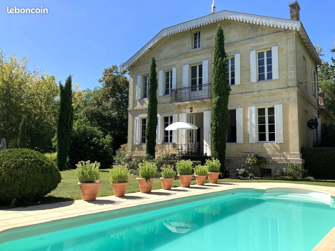 Maison 7 pièces 250 m² · à Coutras · 250 m² · 499 000 €