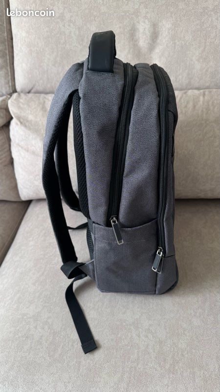 Sac à Dos Merion Cricket Club – Gris, Léger, Occasion, état Excellent