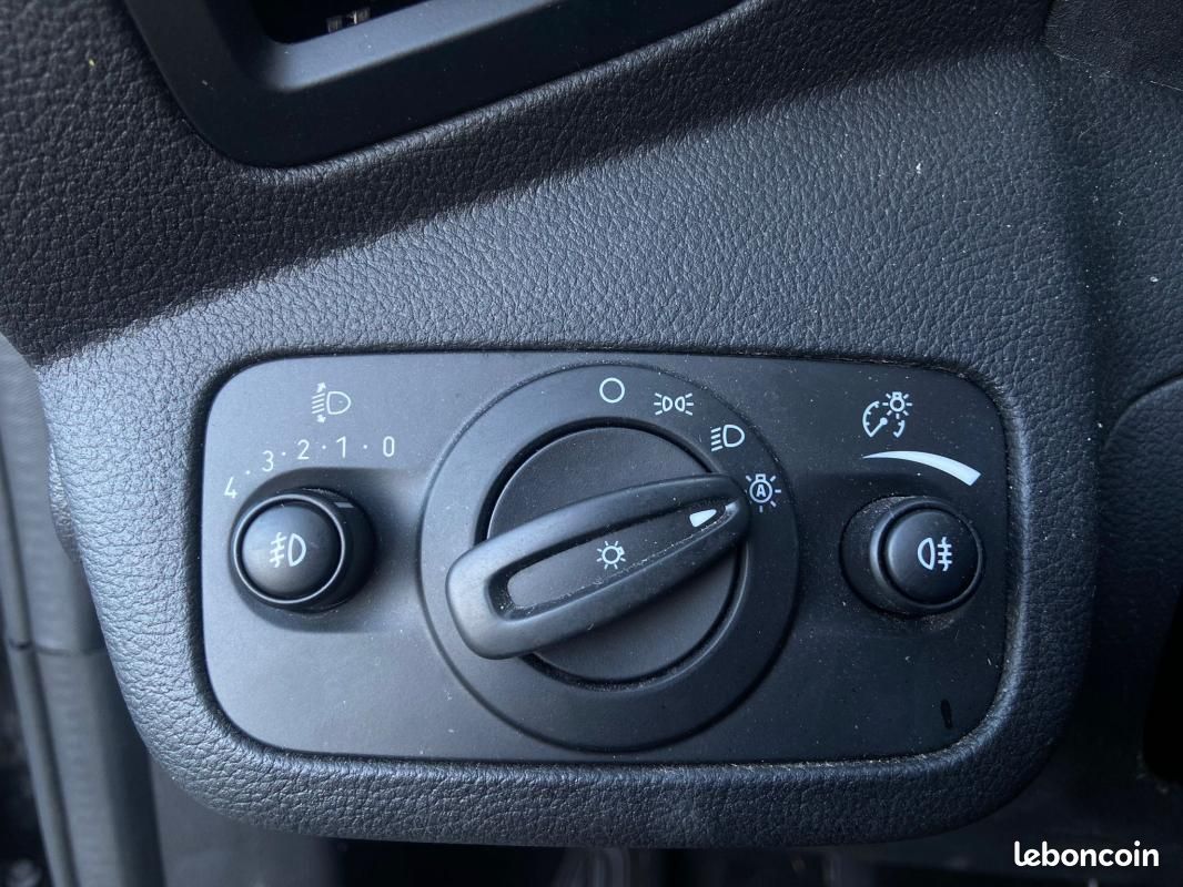 Ford C-Max 1.0 125 TITANIUM (image 4)