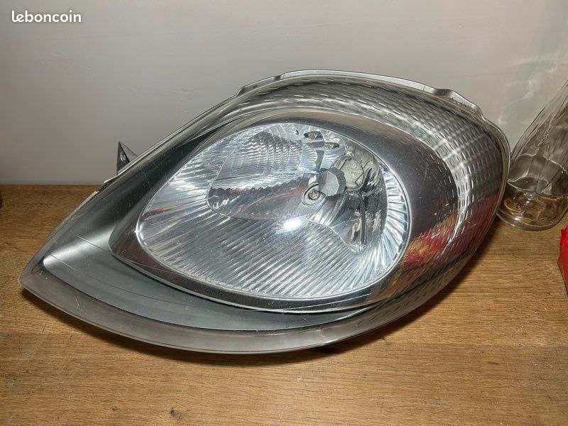 Phare Avant Droit Pour Renault Trafic Phase 2 - Occasion Fonctionnel - Pièce Auto D'occasion