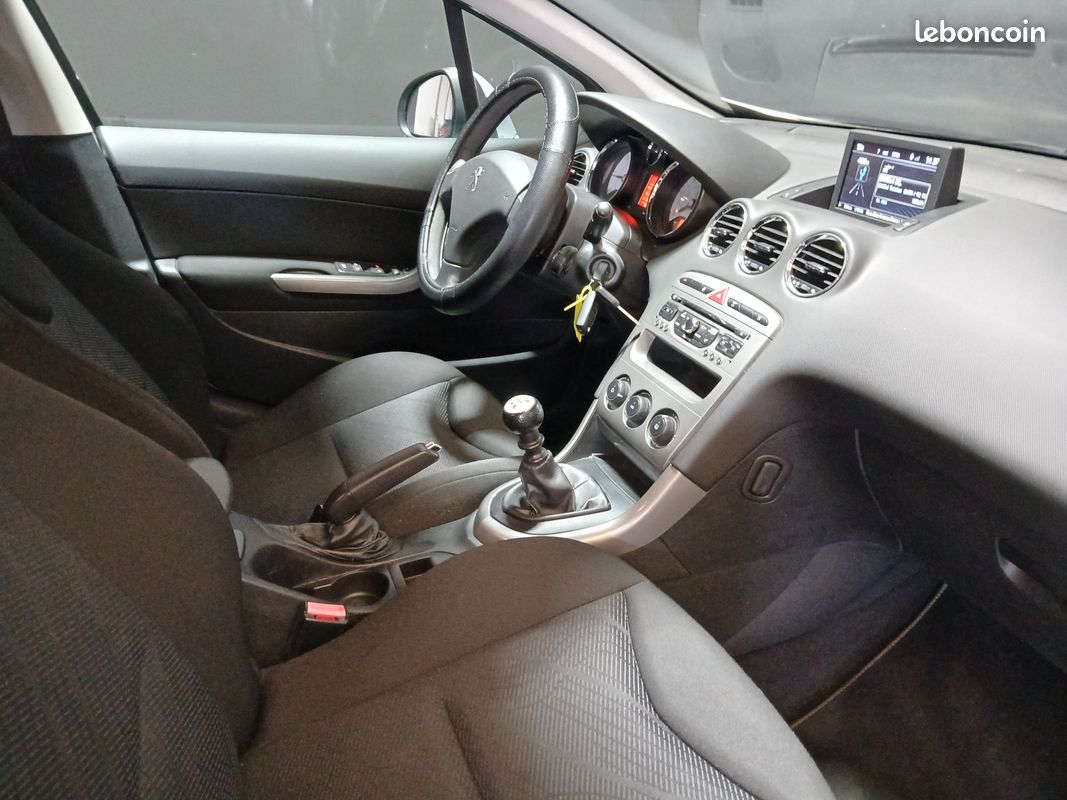 PEUGEOT 308 SW 1.6 HDi 112ch GPS (image 4)