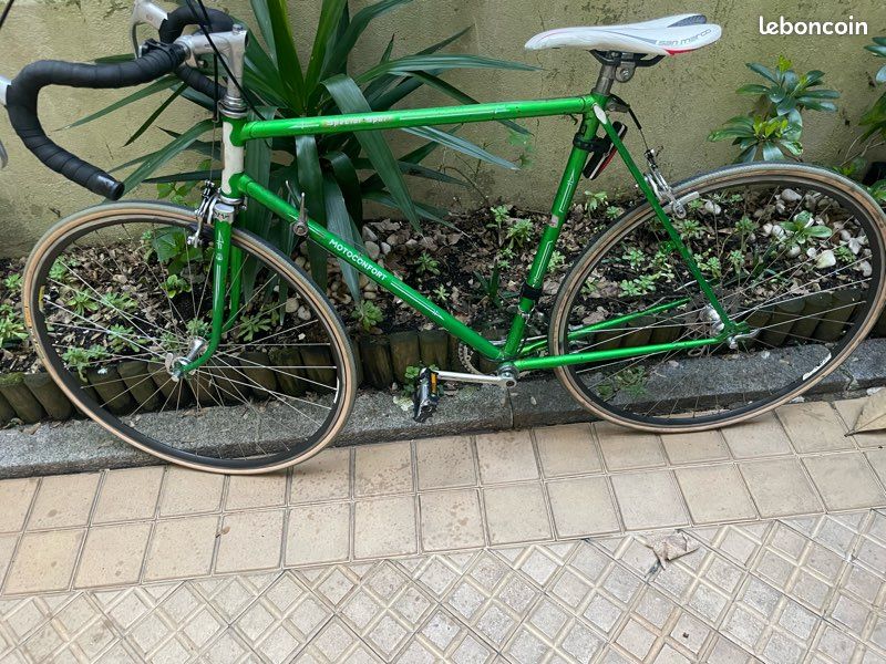 A vendre velo vintage randonneuse t 54 650 35 b - Vélos