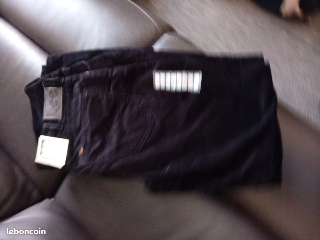 Pantalon velours noir (image 1)