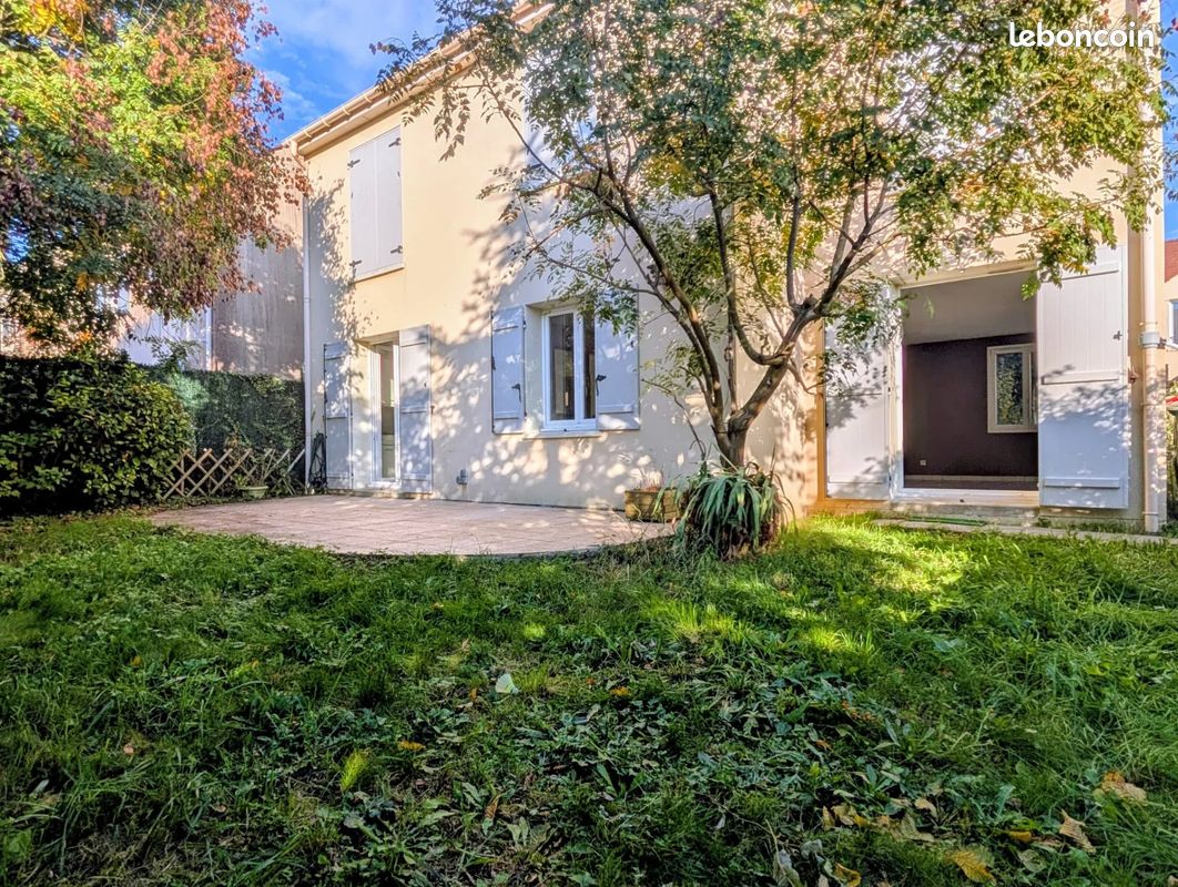 Maison 7 pièces 164 m² · à Plaisir · 164 m² · 460 000 €