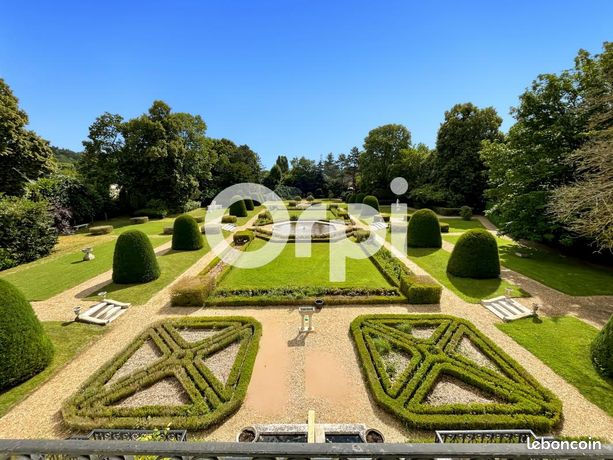 Château 9 pièces 500 m²
