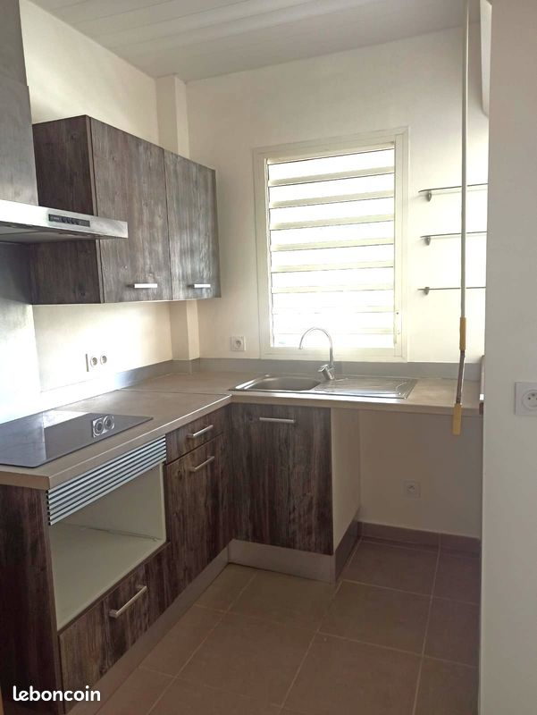 Appartement 1 pièce 24 m² · à Remire-Montjoly · 24 m² · 700 €