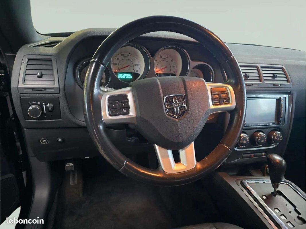 Dodge CHALLENGER 3.6 V6 * Cervini * Boîte Automatique * Cuir * CarPlay * Android Auto * Jantes 20" (image 26)