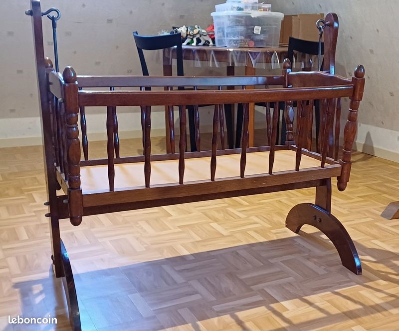 Lit balancelle bébé (image 1)