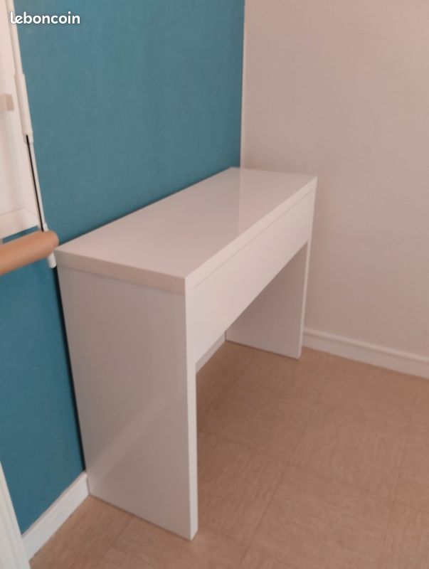 Console blanche (image 1)