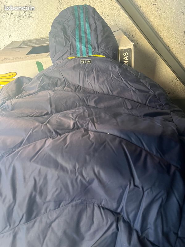 Deux blousons adidas en bon état 12/14 ans (image 7)