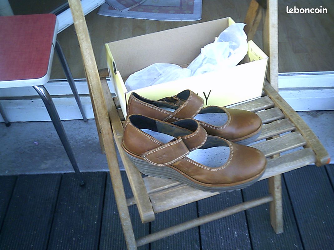 Chaussures en cuir fly london modéle Yag (image 1)