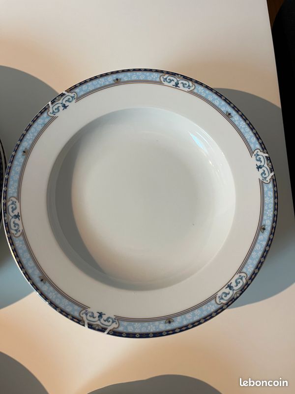 Service de table complet 24 pièces en porcelaine décor bleu (image 3)