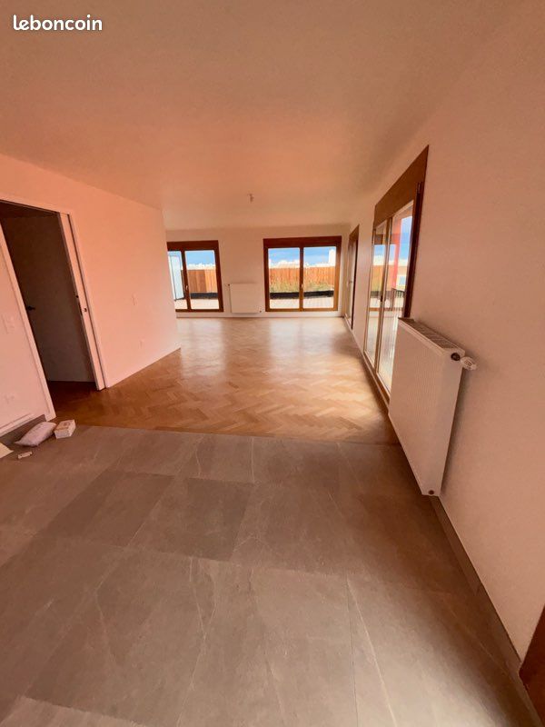 Appartement 5 pièces 114 m² · à Saint-Ouen-sur-Seine · 114 m² · 990 000 €