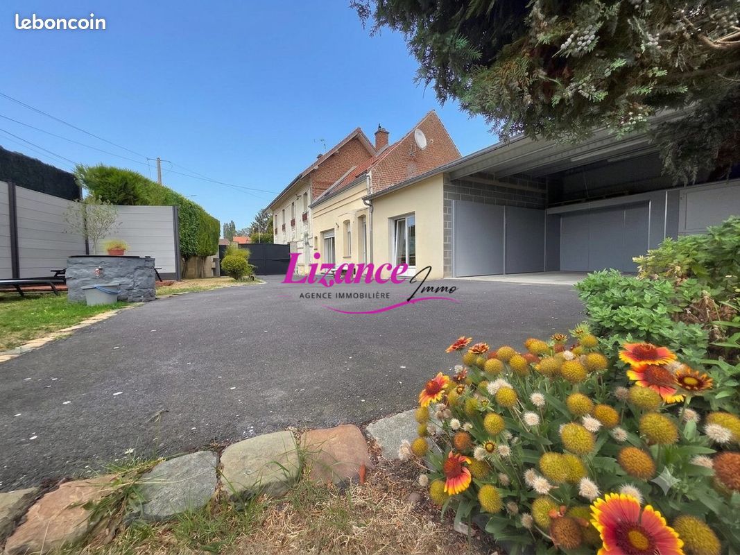 Maison 8 pièces 202 m² · à Fontaine-Notre-Dame · 202 m² · 367 000 €