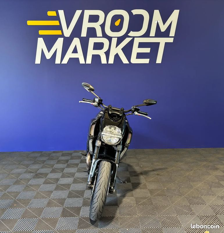 DUCATI Diavel Dark 1200 167ch - 2012 (image 8)