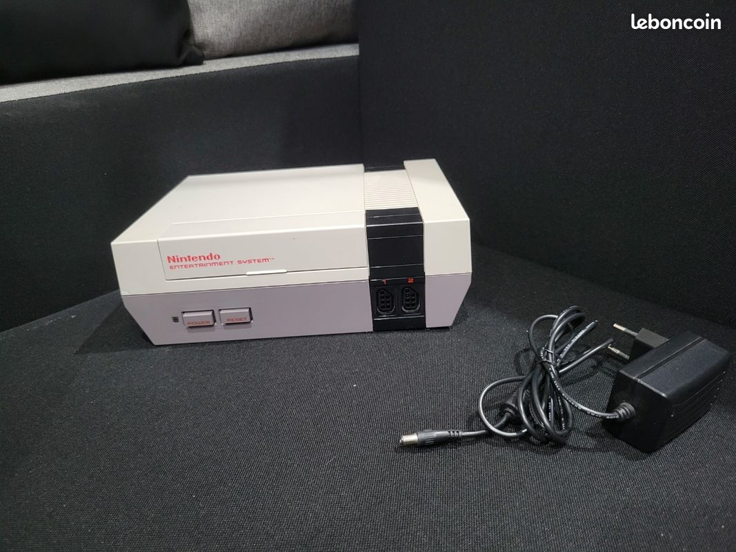 Nintendo NES dezonée + alim (image 1)