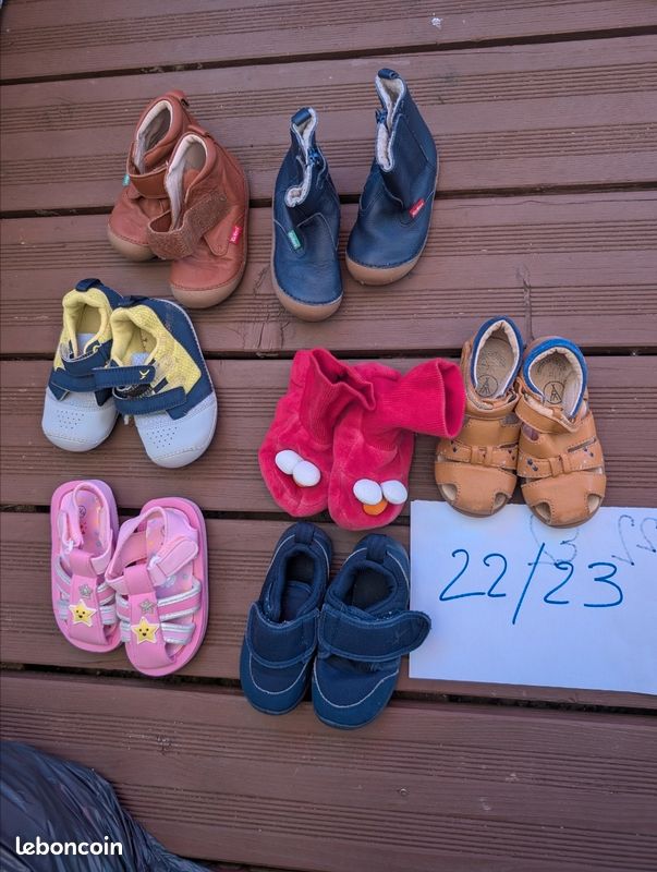 Chaussures Enfants (22/23) - 3 la paire (image 1)