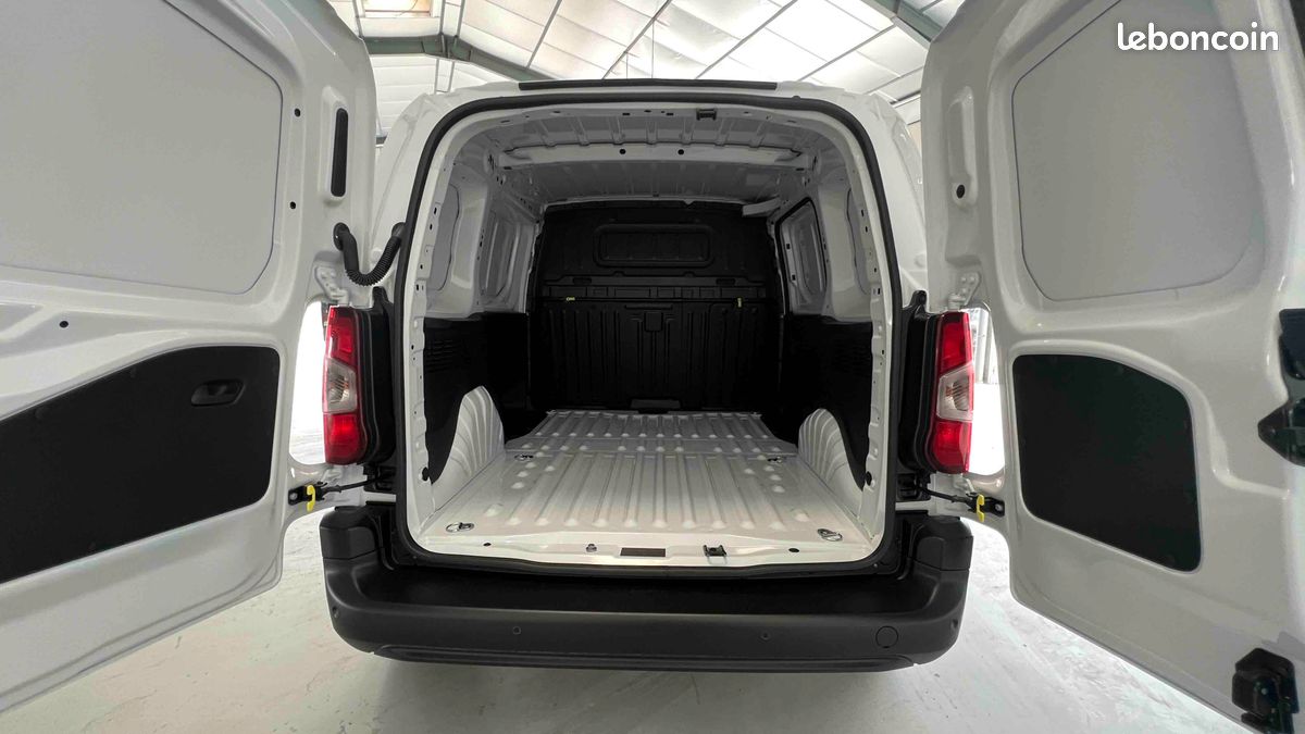 16 990 HT - Citroen BERLINGO VAN M BLUEHDI 100 BVM6 3PL PREMIUM CONNECT (image 9)