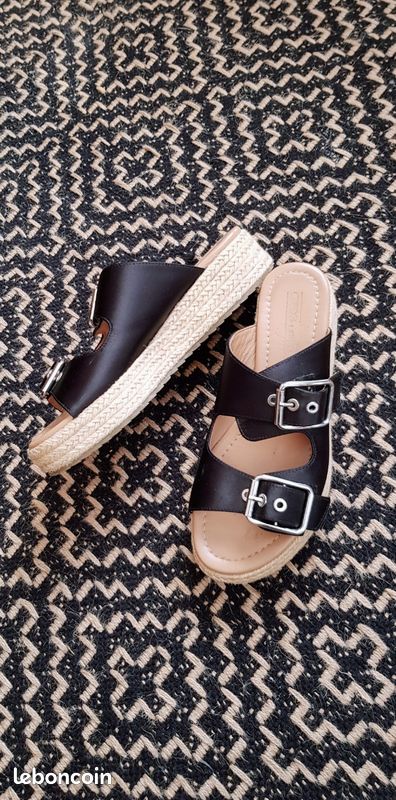 Mules compensées en satin noir avec semelles en corde façon espadrilles (image 16)