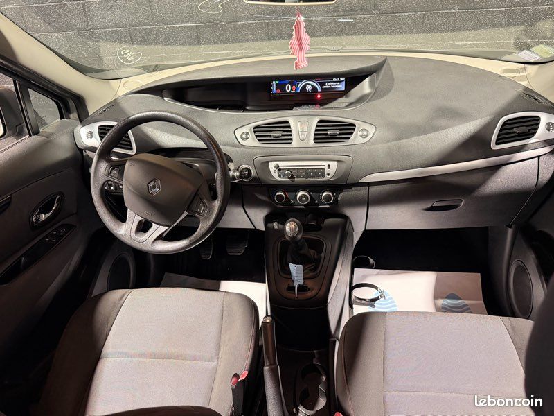 Renault Grand Scénic 1.5 dci 110Cv 7 Places (image 5)