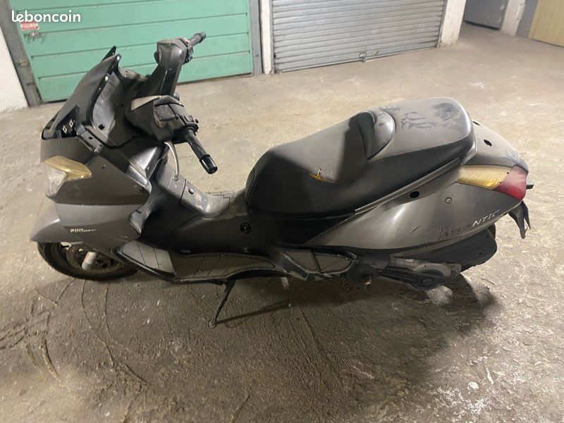 Optique feux phare APRILIA ATLANTIC 125 2003-2005