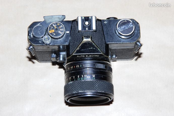 Ensemble Appareil Photo Fujica AZ1 Avec Objectif Fujinon 1:1.8 (pour Pièces)