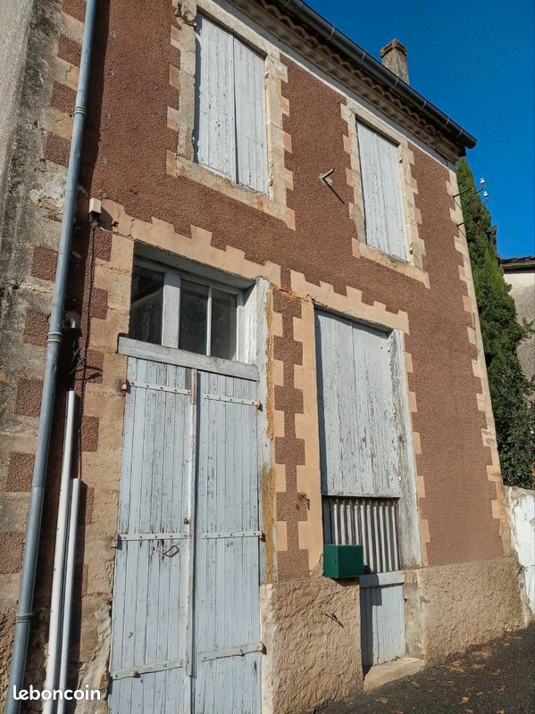 Maison 7 pièces 199 m² · à Castelnau d'Auzan Labarrère · 199 m² · 74 000 €